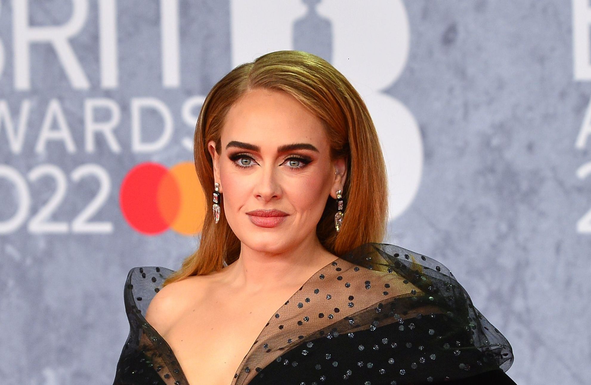 Adele could soon launch her own make-up brand - Elle