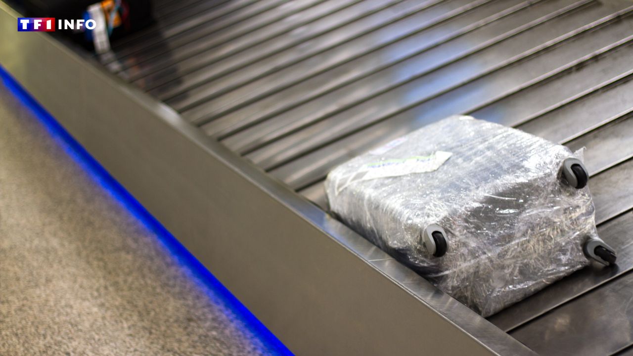 Three reasons to cover your suitcase with plastic film when traveling