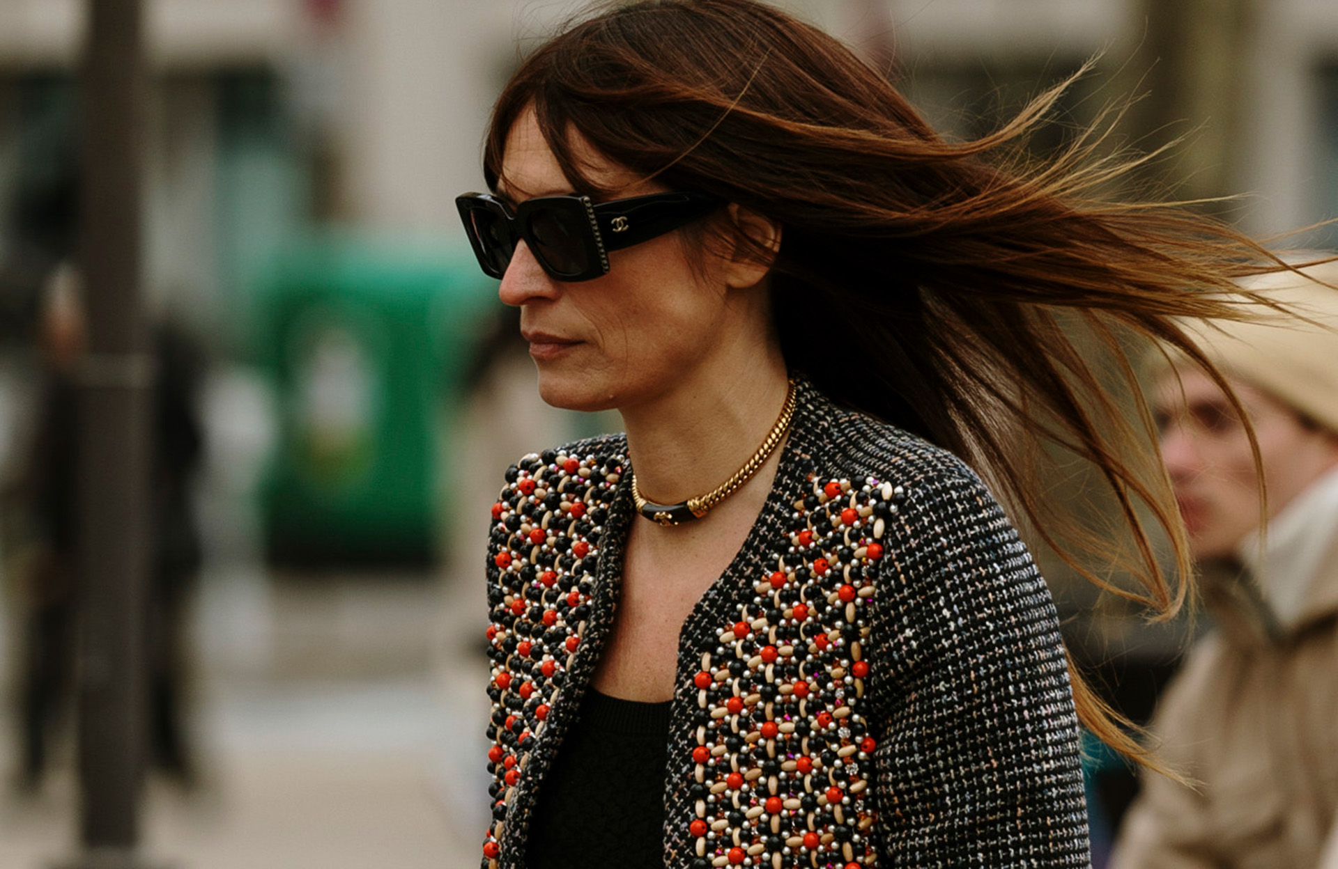 Winter 2023: how do Parisians wear their hair when it's cold?  - She